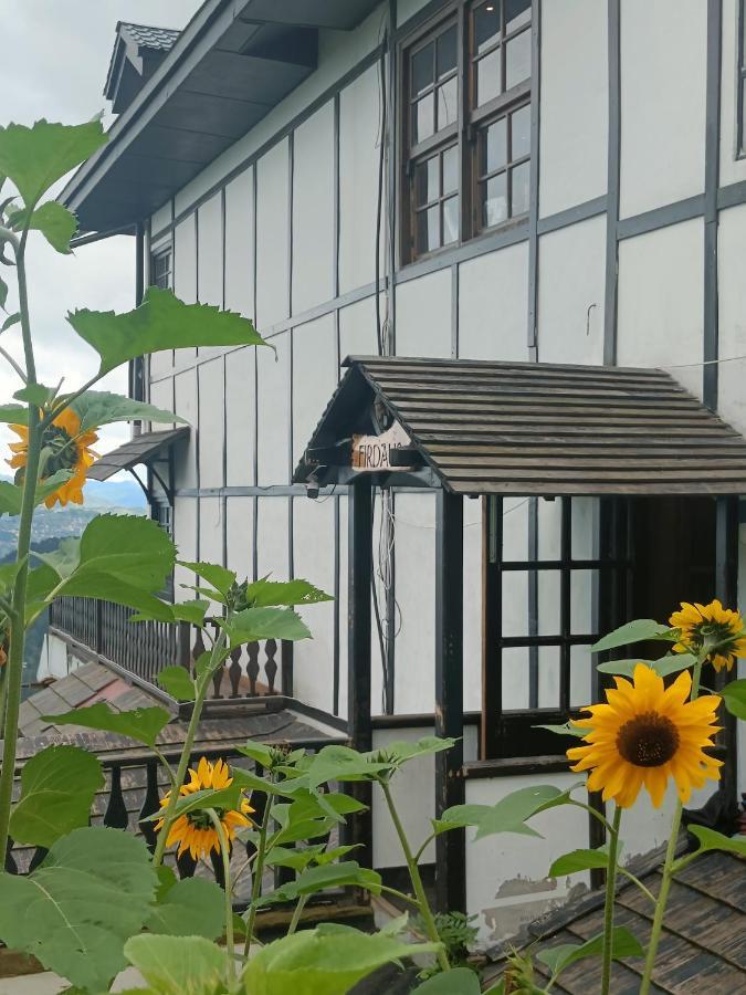 Firdaus Creative retreat&experiences Hostel Shimla Exterior foto